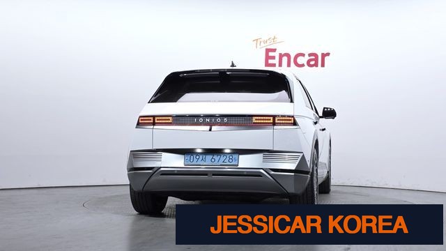 2022 Hyundai Ioniq 5 - Thumbnail 4