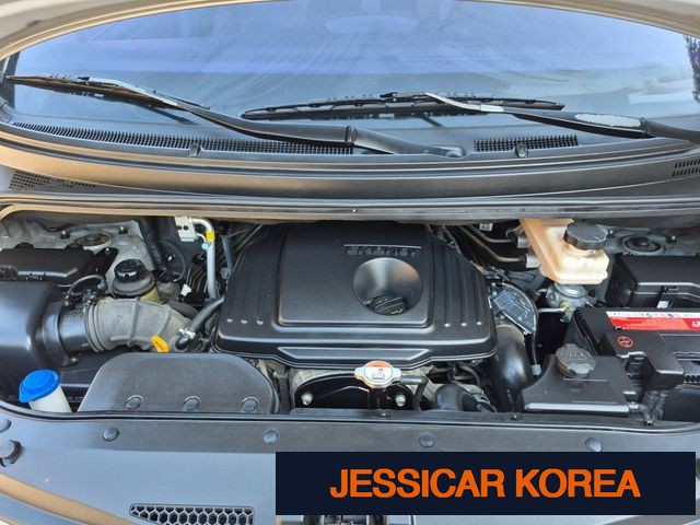 2017 Hyundai Grand Starex - Thumbnail 2