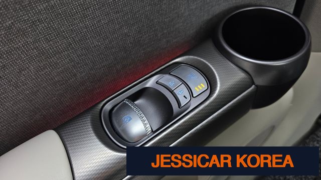 2022 Genesis GV60 - Thumbnail 2