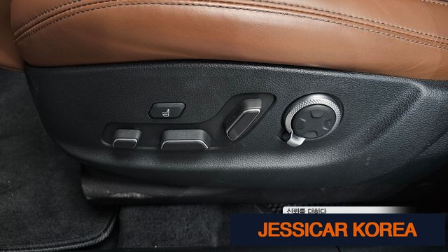 2022 Genesis GV70 - Thumbnail 7