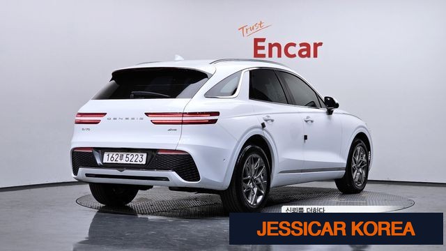 2022 Genesis GV70 - Thumbnail 10