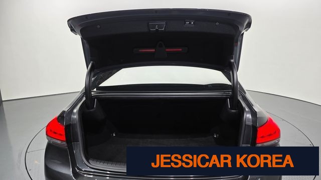 2017 Genesis G80 - Thumbnail 5
