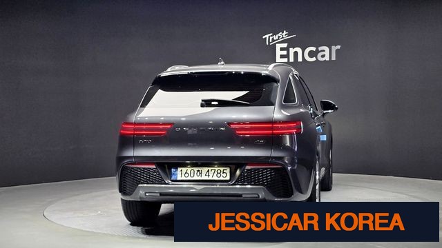 2021 Genesis GV70 - Thumbnail 17