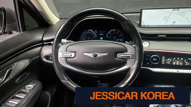 2021 Genesis GV70 - Thumbnail 18