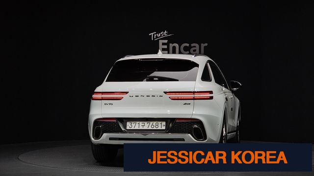 2022 Genesis GV70 - Thumbnail 14