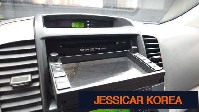 2012 Kia Carnival R - Thumbnail 3