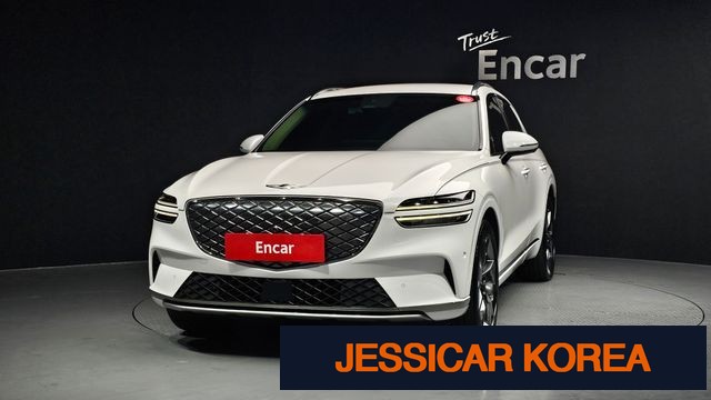 2022 Genesis Electrified GV70 - Thumbnail 11