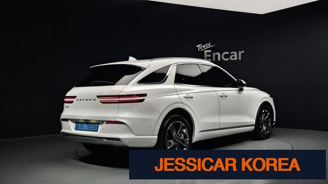 2022 Genesis Electrified GV70 - Thumbnail 14