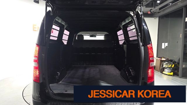 2017 Hyundai Grand Starex - Thumbnail 3