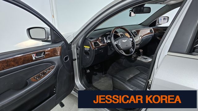 2009 Hyundai Genesis - Thumbnail 3