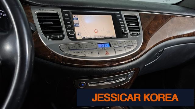 2009 Hyundai Genesis - Thumbnail 4