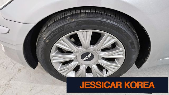 2009 Hyundai Genesis - Thumbnail 18