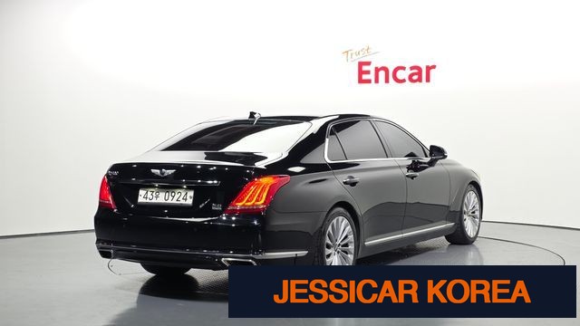 2016 Genesis EQ900 - Thumbnail 4