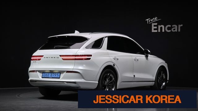 2022 Genesis Electrified GV70 - Thumbnail 8