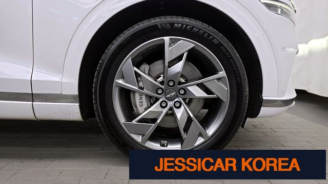 2022 Genesis Electrified GV70 - Thumbnail 10