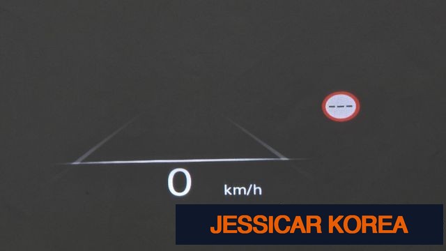 2022 Genesis Electrified GV70 - Thumbnail 11