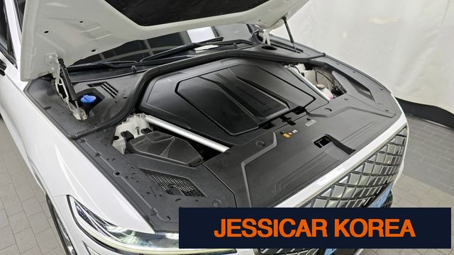 2022 Genesis Electrified GV70 - Thumbnail 14