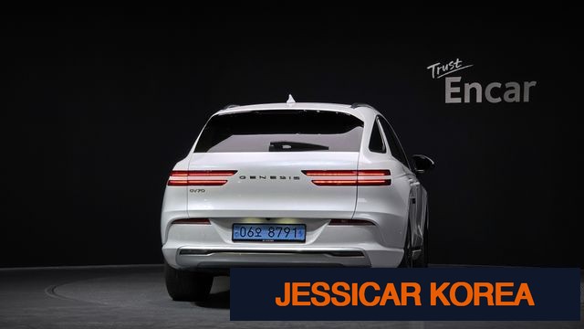 2022 Genesis Electrified GV70 - Thumbnail 18