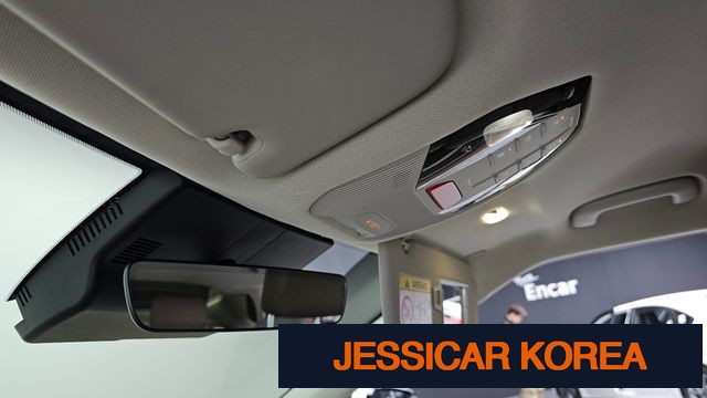 2027 Kia EV4 - Thumbnail 3