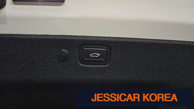 2027 Kia EV4 - Thumbnail 8
