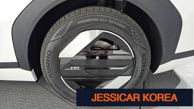 2027 Kia EV4 - Thumbnail 9