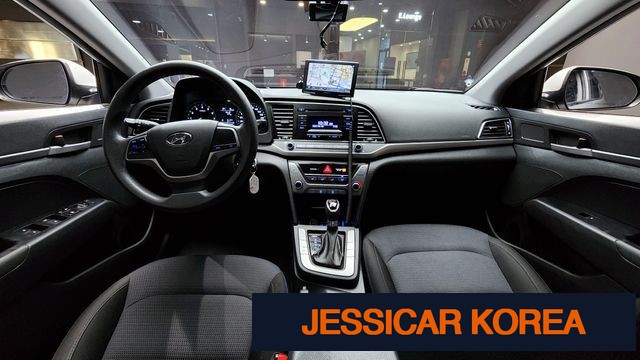 2017 Hyundai Avante AD - Thumbnail 18