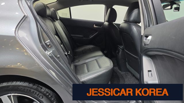 2016 Kia The New K3 - Thumbnail 8