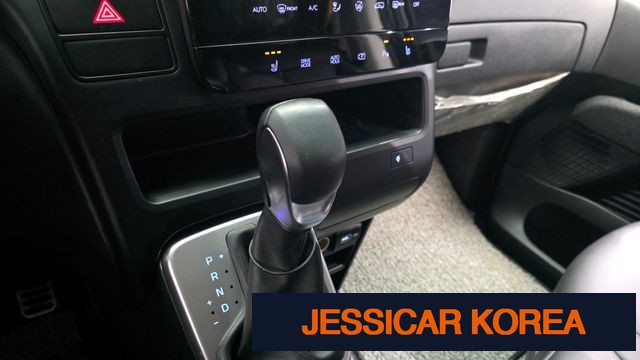2024 Hyundai Staria - Thumbnail 2