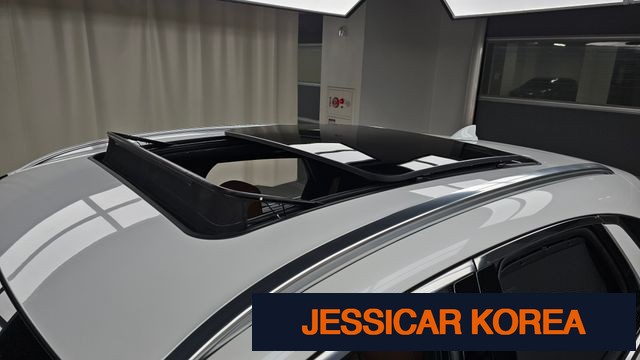 2025 Genesis GV70 - Thumbnail 9