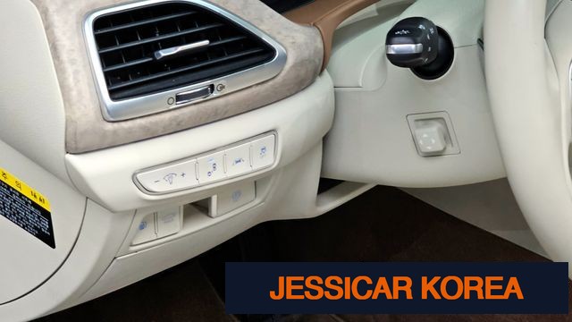 2021 Genesis G90 - Thumbnail 11
