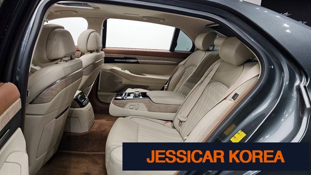 2021 Genesis G90 - Thumbnail 17