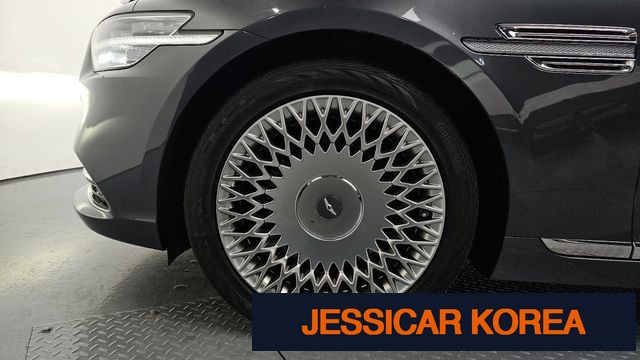 2021 Genesis G90 - Thumbnail 18