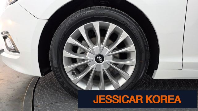 2015 Hyundai LF Sonata - Thumbnail 5