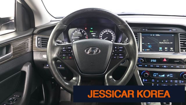 2015 Hyundai LF Sonata - Thumbnail 18