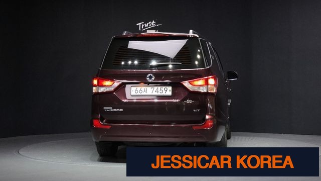 2015 KG Mobility Korando Turismo - Thumbnail 7