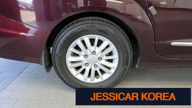 2015 KG Mobility Korando Turismo - Thumbnail 8