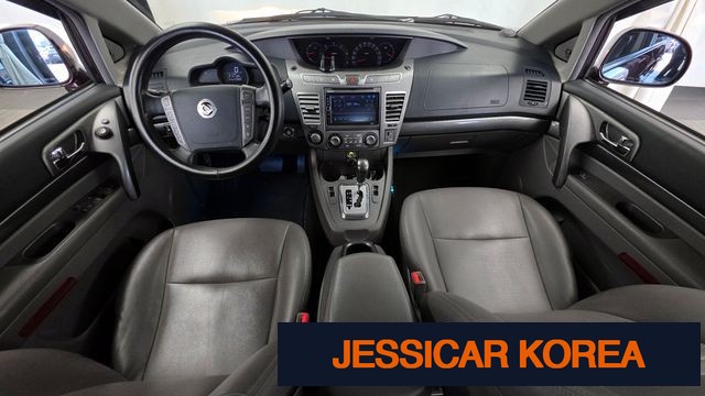 2015 KG Mobility Korando Turismo - Thumbnail 10