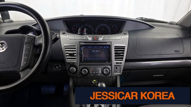2015 KG Mobility Korando Turismo - Thumbnail 12