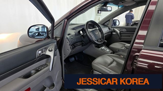 2015 KG Mobility Korando Turismo - Thumbnail 15