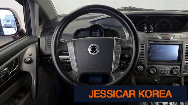2015 KG Mobility Korando Turismo - Thumbnail 17