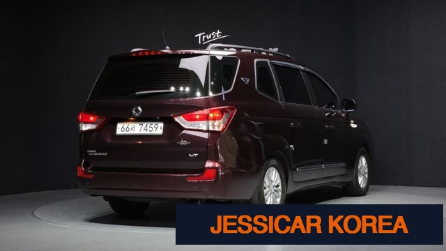 2015 KG Mobility Korando Turismo - Thumbnail 18