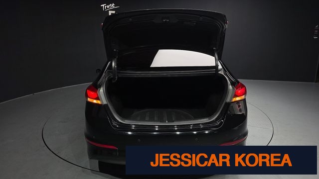 2016 Hyundai Avante AD - Thumbnail 19