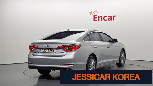 2015 Hyundai LF Sonata - Thumbnail 4