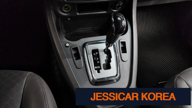 2016 KG Mobility Korando Turismo - Thumbnail 3