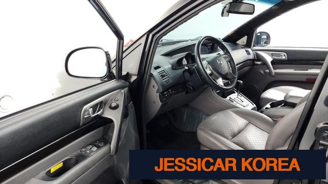 2016 KG Mobility Korando Turismo - Thumbnail 9