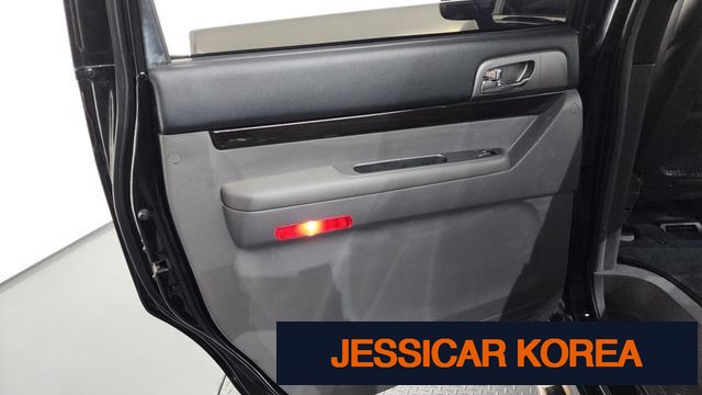 2016 KG Mobility Korando Turismo - Thumbnail 10