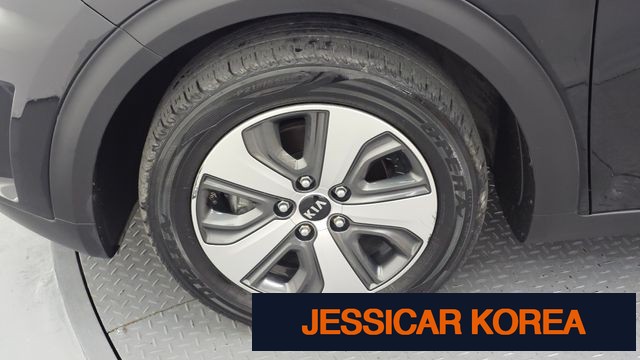 2018 Kia Niro - Thumbnail 11