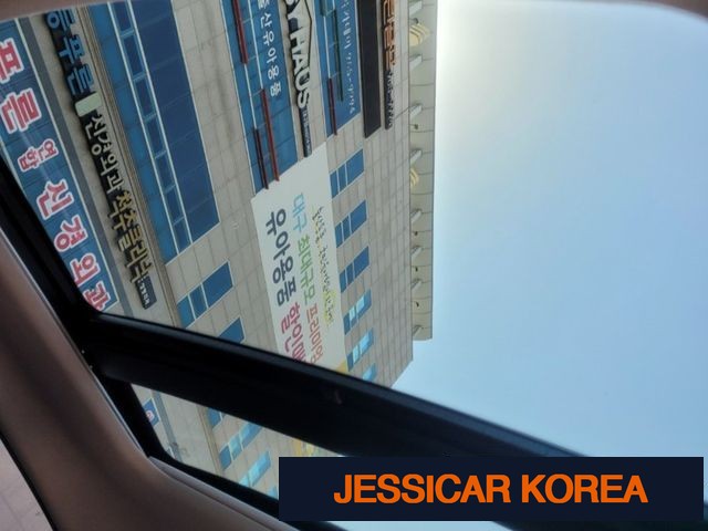 2012 Hyundai Veloster - Thumbnail 4