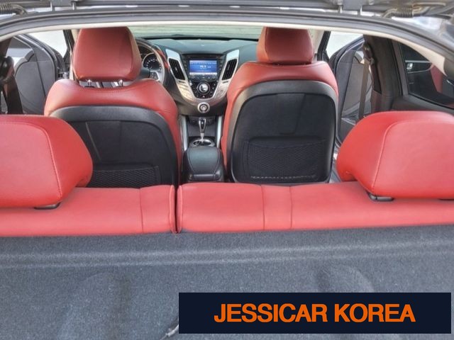 2012 Hyundai Veloster - Thumbnail 9