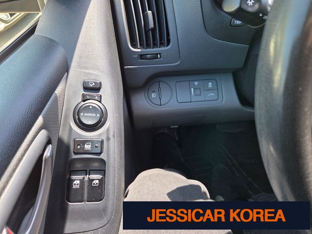2016 Hyundai Grand Starex - Thumbnail 19